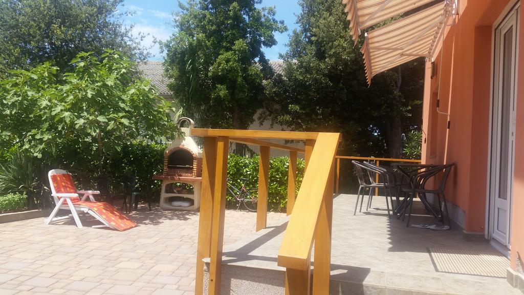 Apartment Sajkovic Ugljan Exterior foto